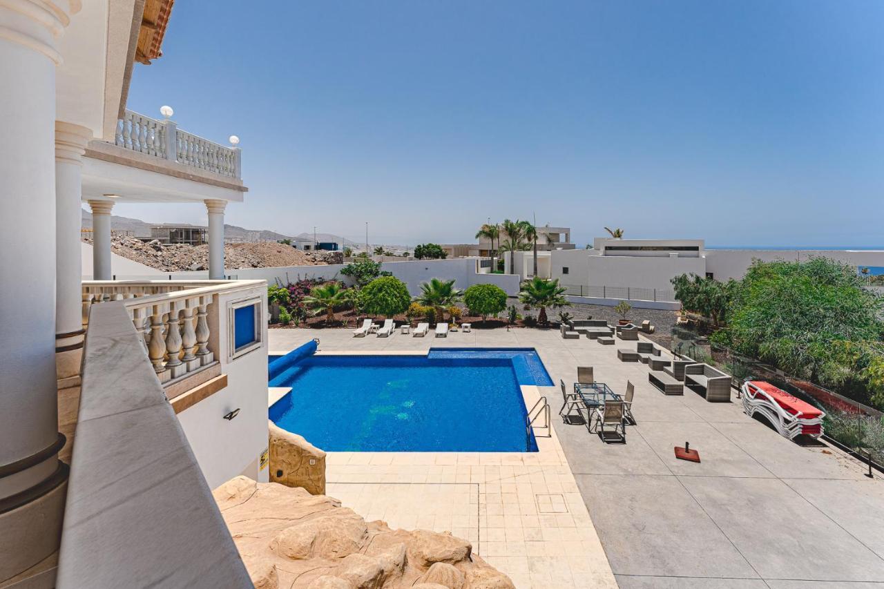 Luxury Villa Nautilus Heated Pool Spa 아데제 외부 사진