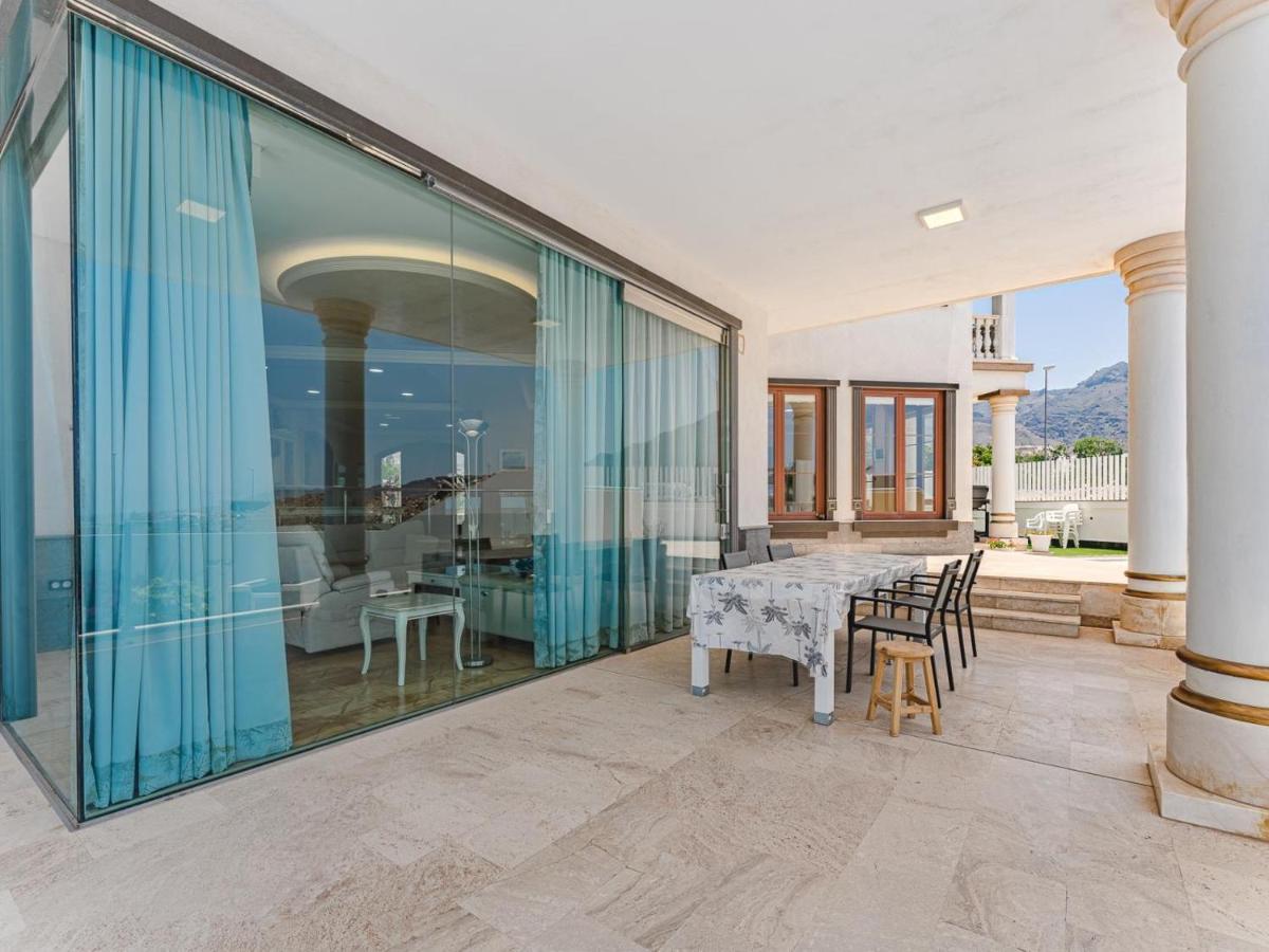 Luxury Villa Nautilus Heated Pool Spa 아데제 외부 사진