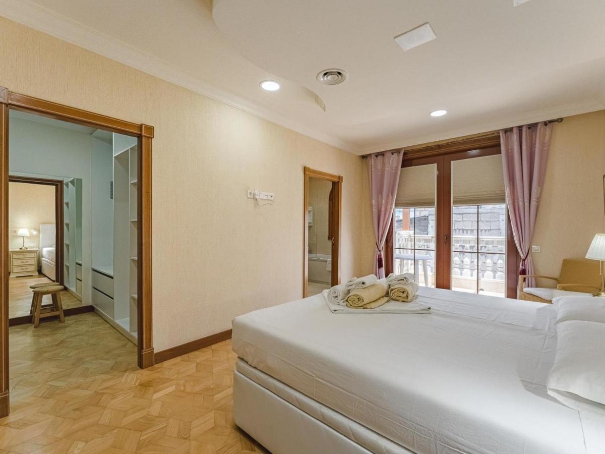 Luxury Villa Nautilus Heated Pool Spa 아데제 외부 사진