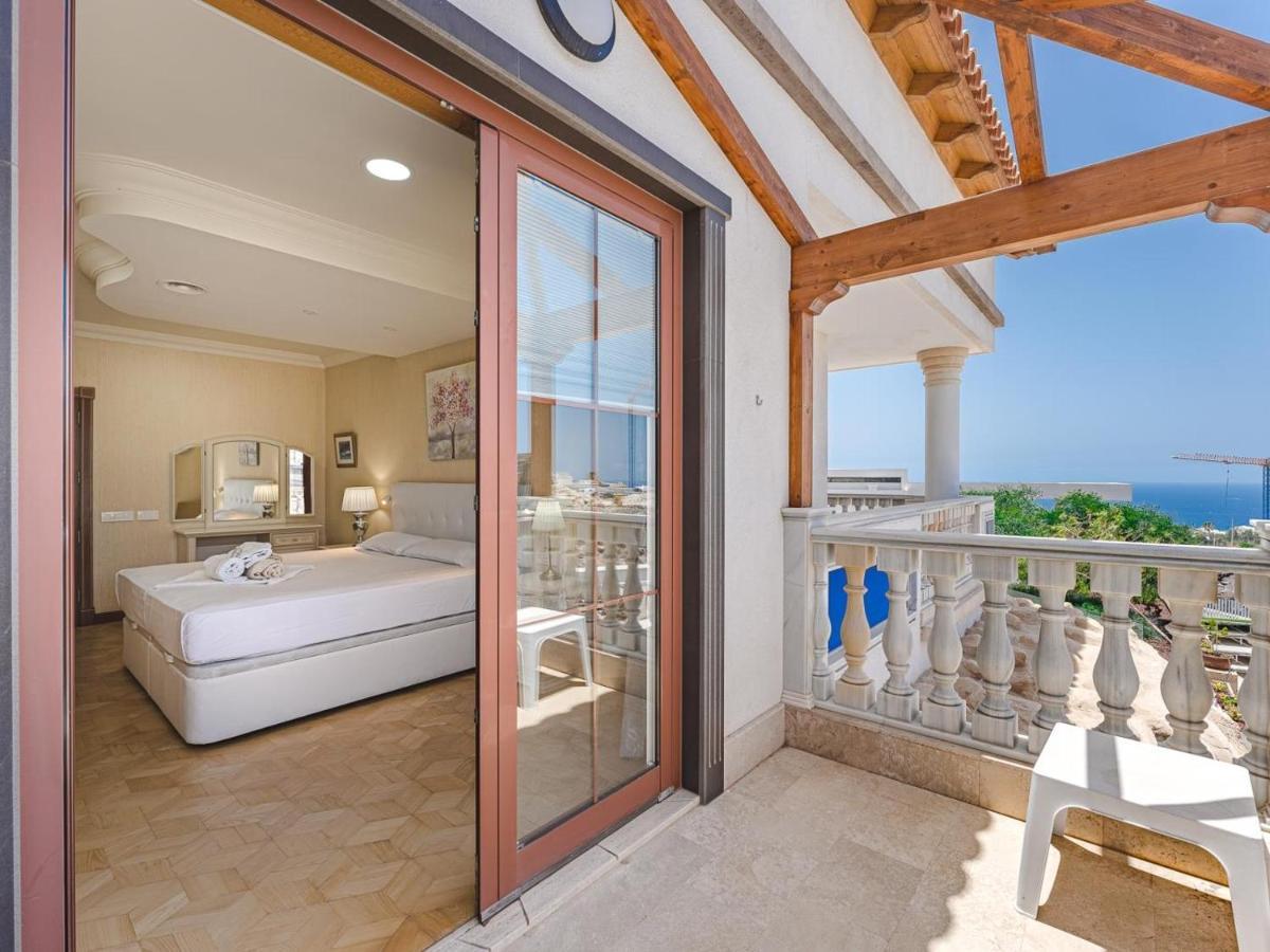 Luxury Villa Nautilus Heated Pool Spa 아데제 외부 사진