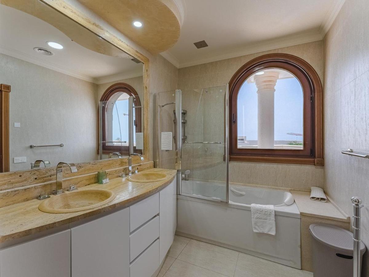 Luxury Villa Nautilus Heated Pool Spa 아데제 외부 사진